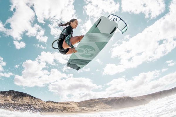 THE COOLEST JOB: KITESURF INSTRUCTOR